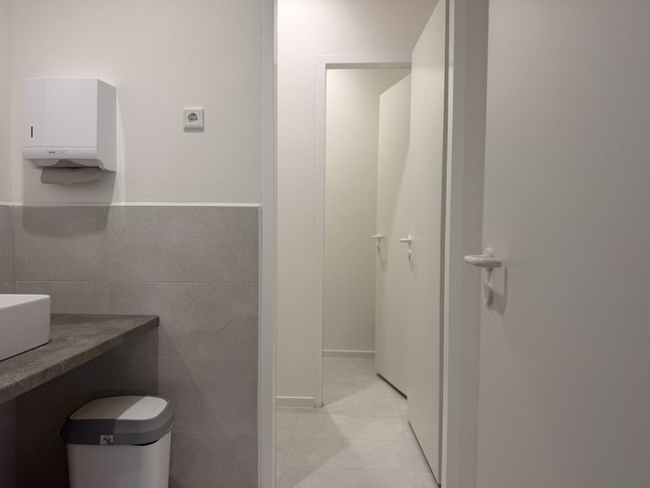 WC Damen B�rohaus D�sseldorf / Bilkrath