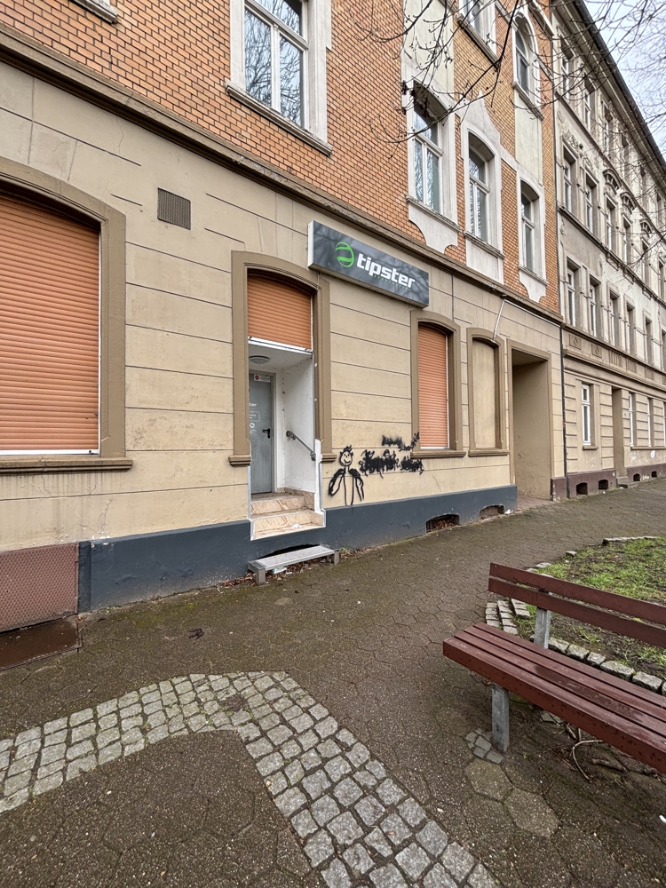 Au�enansicht Eingang Lager Einzelhandelsladen Bochum