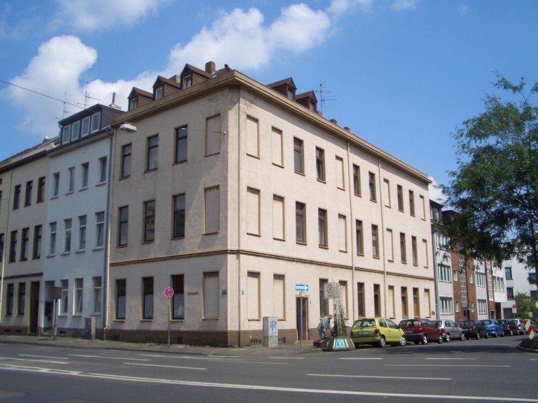 Hausansicht Krefeld Etagenwohnung Krefeld - Cracau: 2- Zimmer-Wohnung zu vermieten!