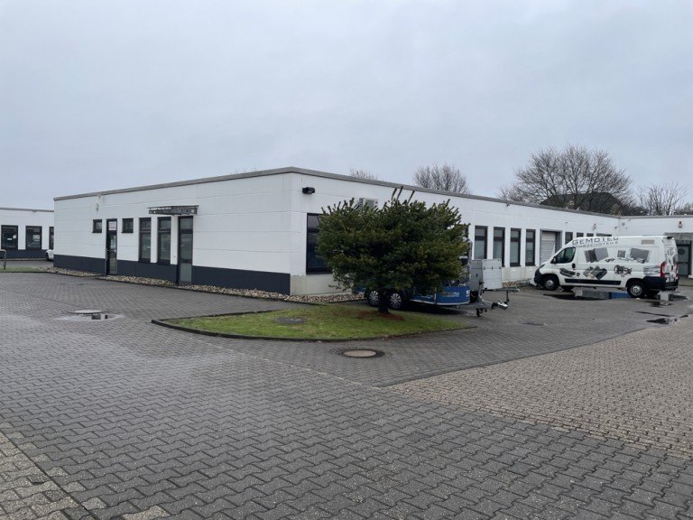 Au�enansicht Moers Lager Gewerbepark Moers: Gro�z�gige B�ro- und Hallenkombination mit optimaler Anbindung und Stellpl�tzen