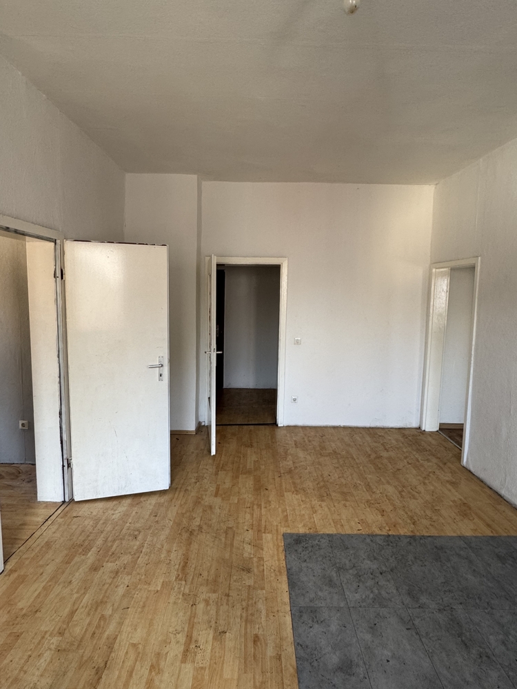 Wohnung 2. OG links Mehrfamilienhaus Duisburg