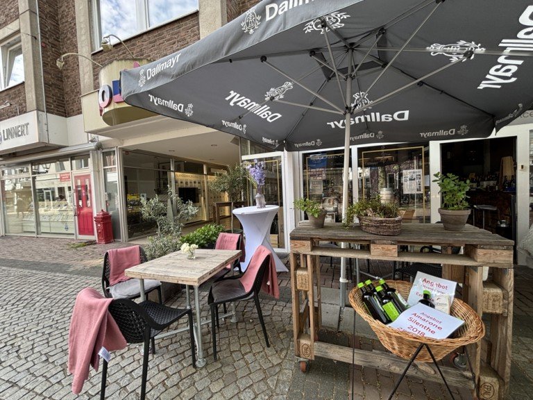 Au�enbestuhlung Moers Gastgewerbe Charmante Ladenfl�che mit vielseitigen Nutzungsm�glichkeiten - zentral in Moers