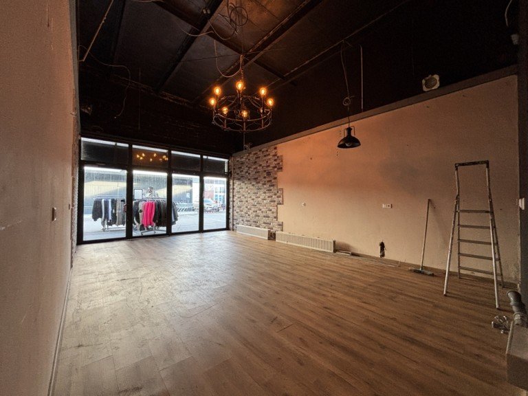 IMG_0130 Duisburg Einzelhandelsladen Attraktives Ladenlokal direkt am Kaufland Eingang zu vermieten!