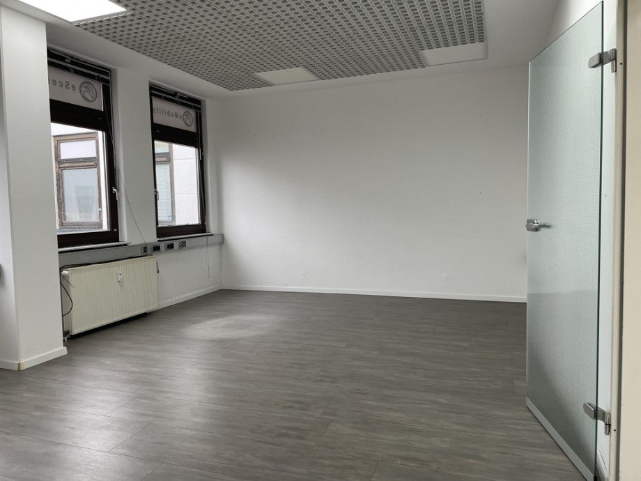 B�ro Halle / Lager / Produktion Moers