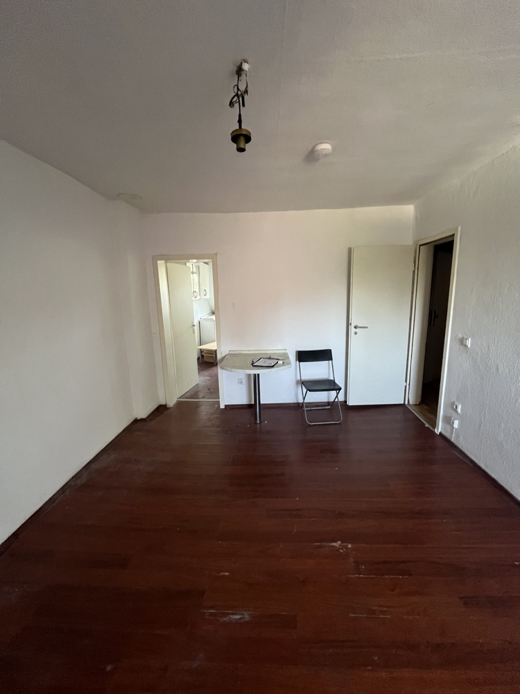 Wohnung DG rechts Mehrfamilienhaus Duisburg