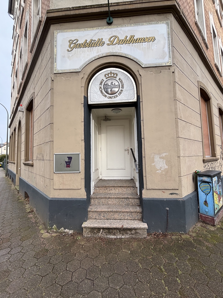 Au�enansicht Haupteingang Einzelhandelsladen Bochum