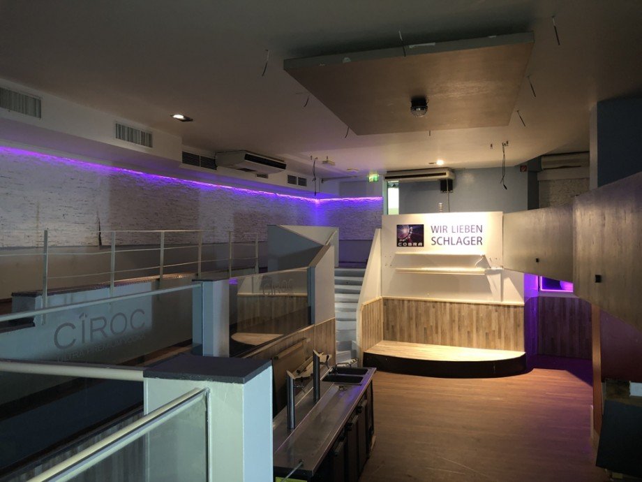 Blick auf die Tanzfl�che Ladenlokal Moers