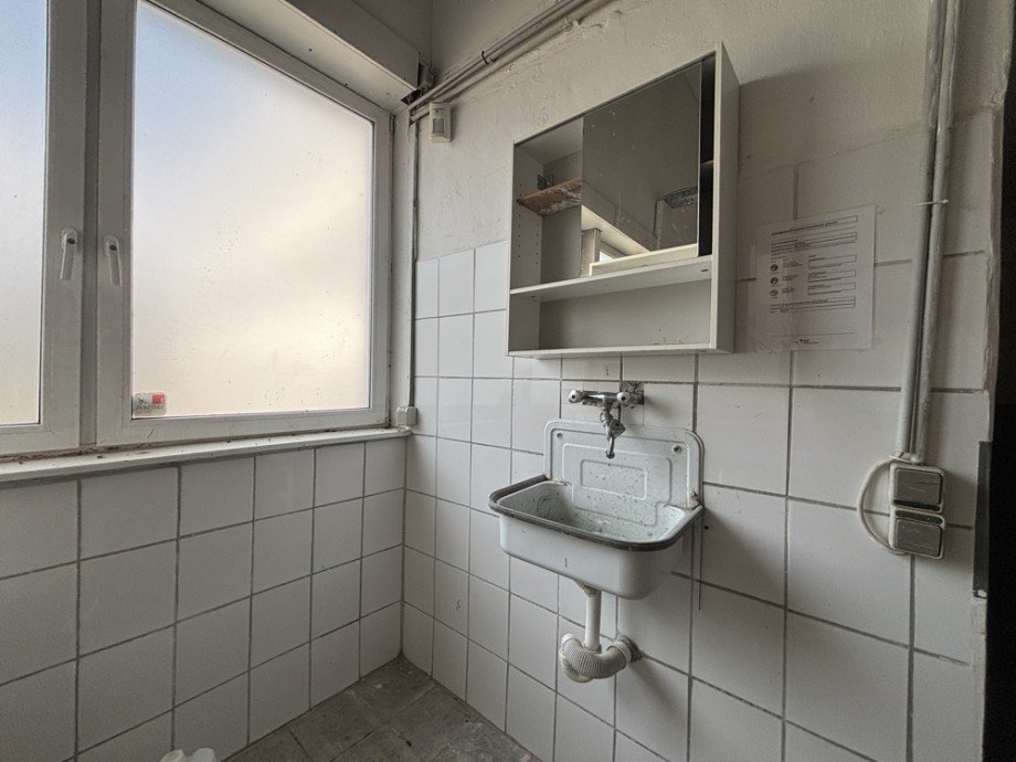 Waschbereich Nebenraum Halle Moers