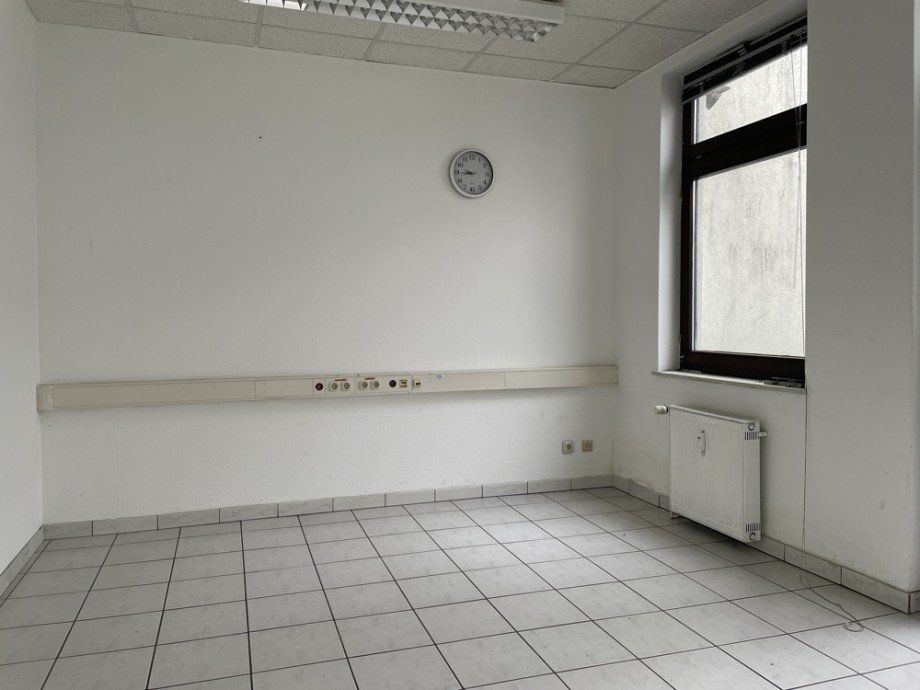 B�ro Halle / Lager / Produktion Moers